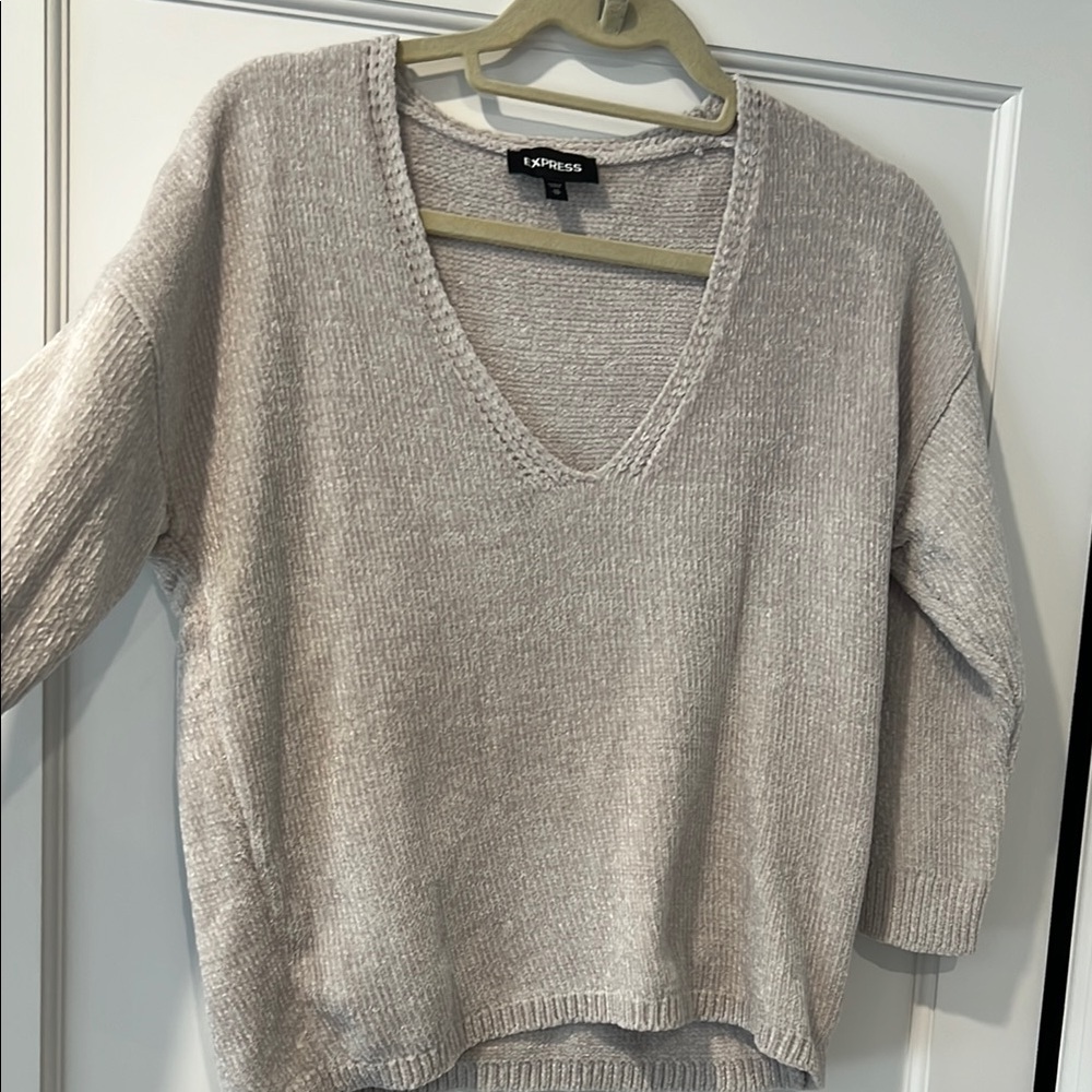Express Cream V-Neck Sweater with High-Low Hem